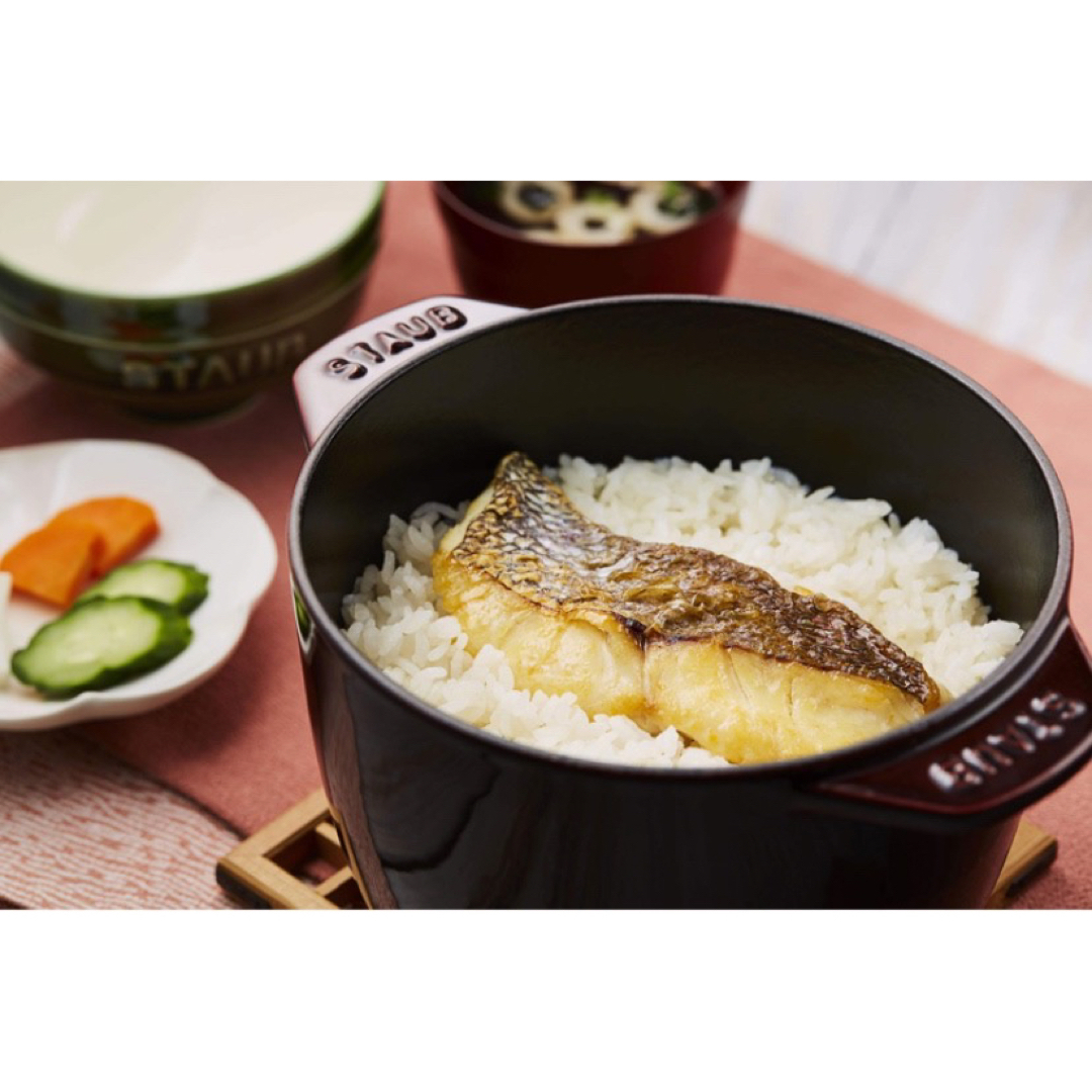 STAUB(ストウブ)のstaub ラ ココット de GOHAN シャイニーブラックM 16cm インテリア/住まい/日用品のキッチン/食器(鍋/フライパン)の商品写真