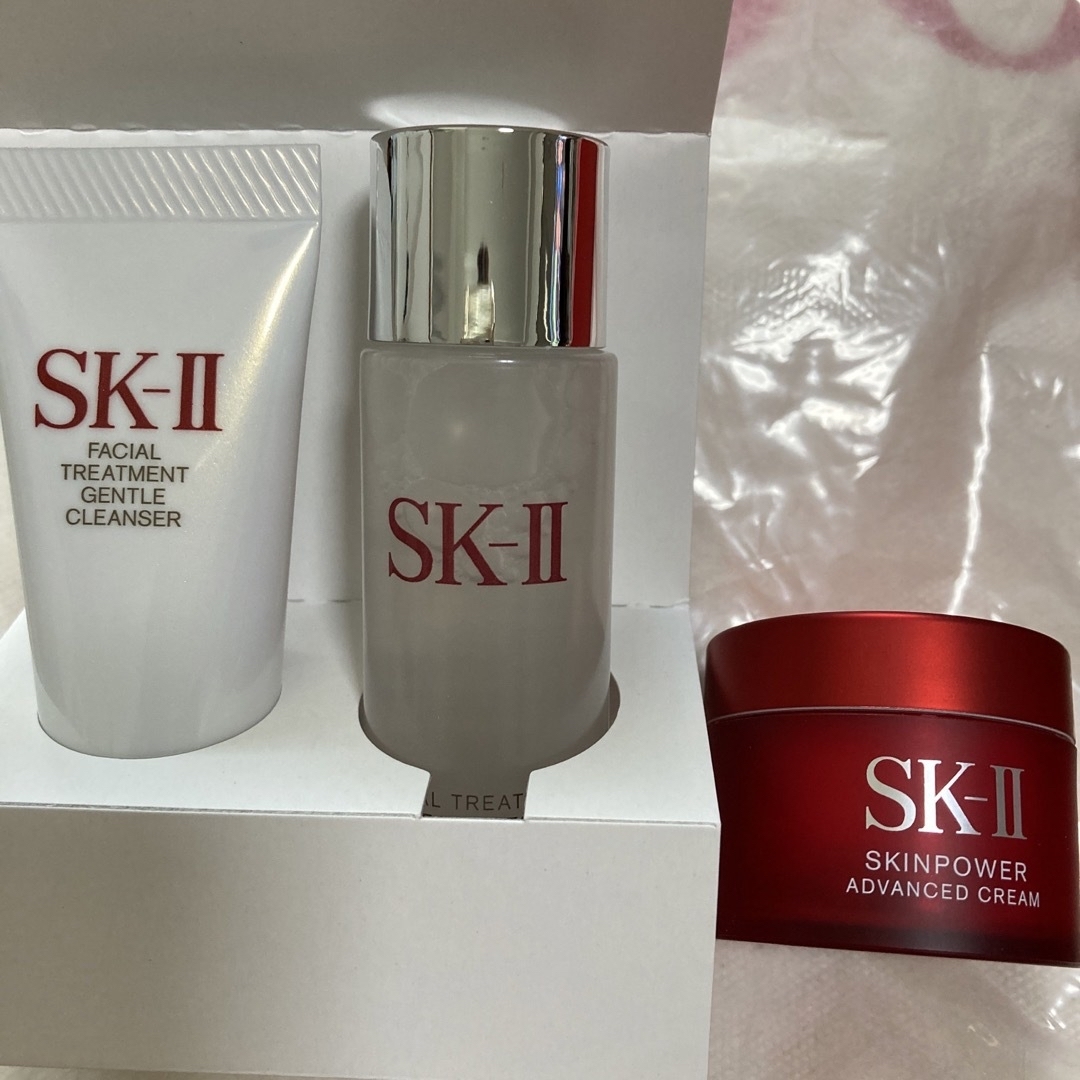 SK-II(エスケーツー)のSK-II エクスクルーシブギフト4箱、ノベルティトートバッグ コスメ/美容のスキンケア/基礎化粧品(美容液)の商品写真