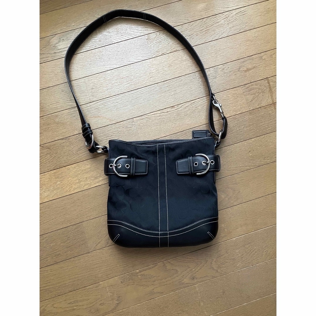 COACH(コーチ)の中古　コーチ　ショルダーバッグ レディースのバッグ(ショルダーバッグ)の商品写真