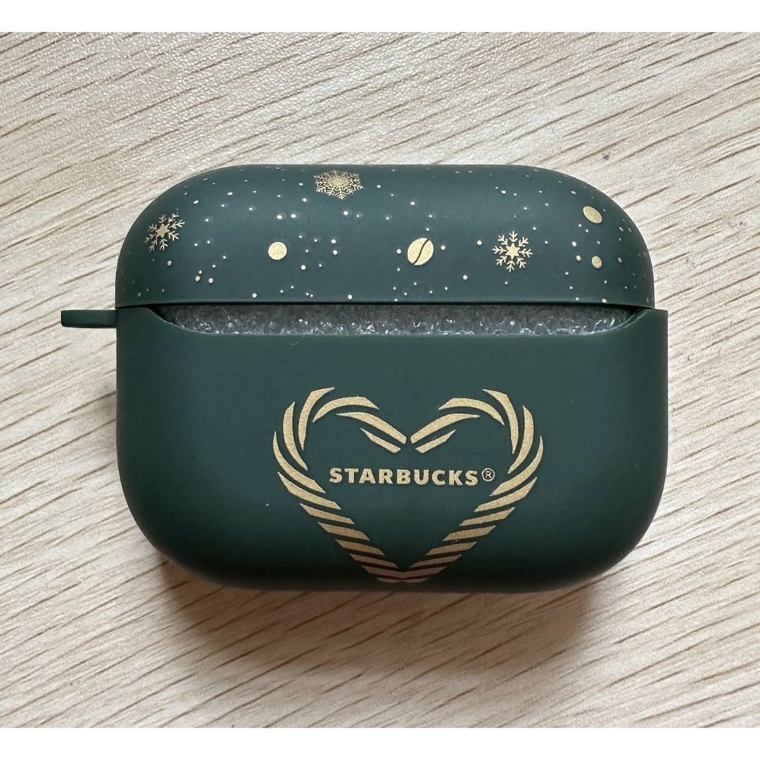 Starbucks Coffee(スターバックスコーヒー)の純正品　海外限定品スターバックス　Apple AirPods Pro ケース　緑 スマホ/家電/カメラのオーディオ機器(ヘッドフォン/イヤフォン)の商品写真