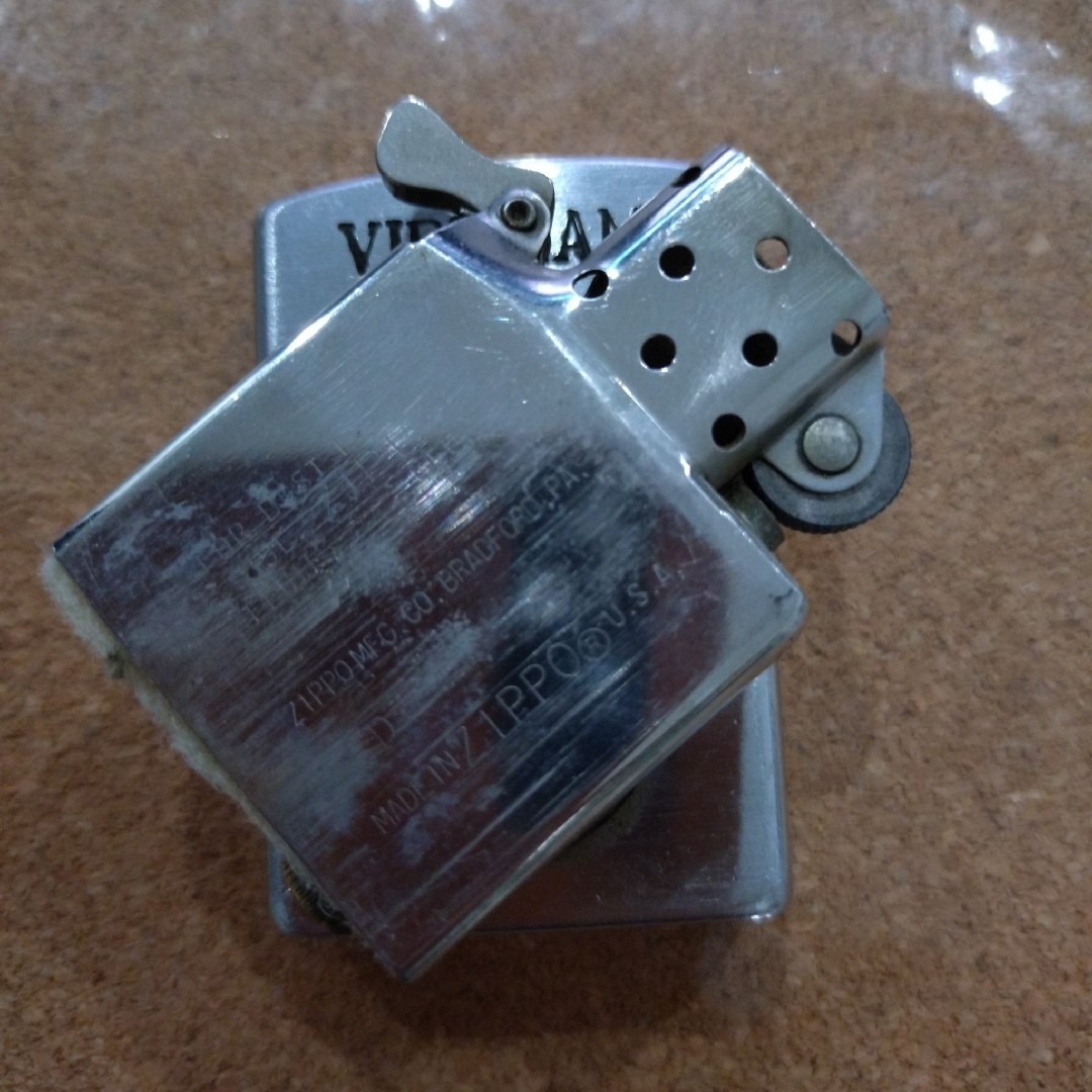 今月いっぱい‼️ベトナム ZIPPO 70－71