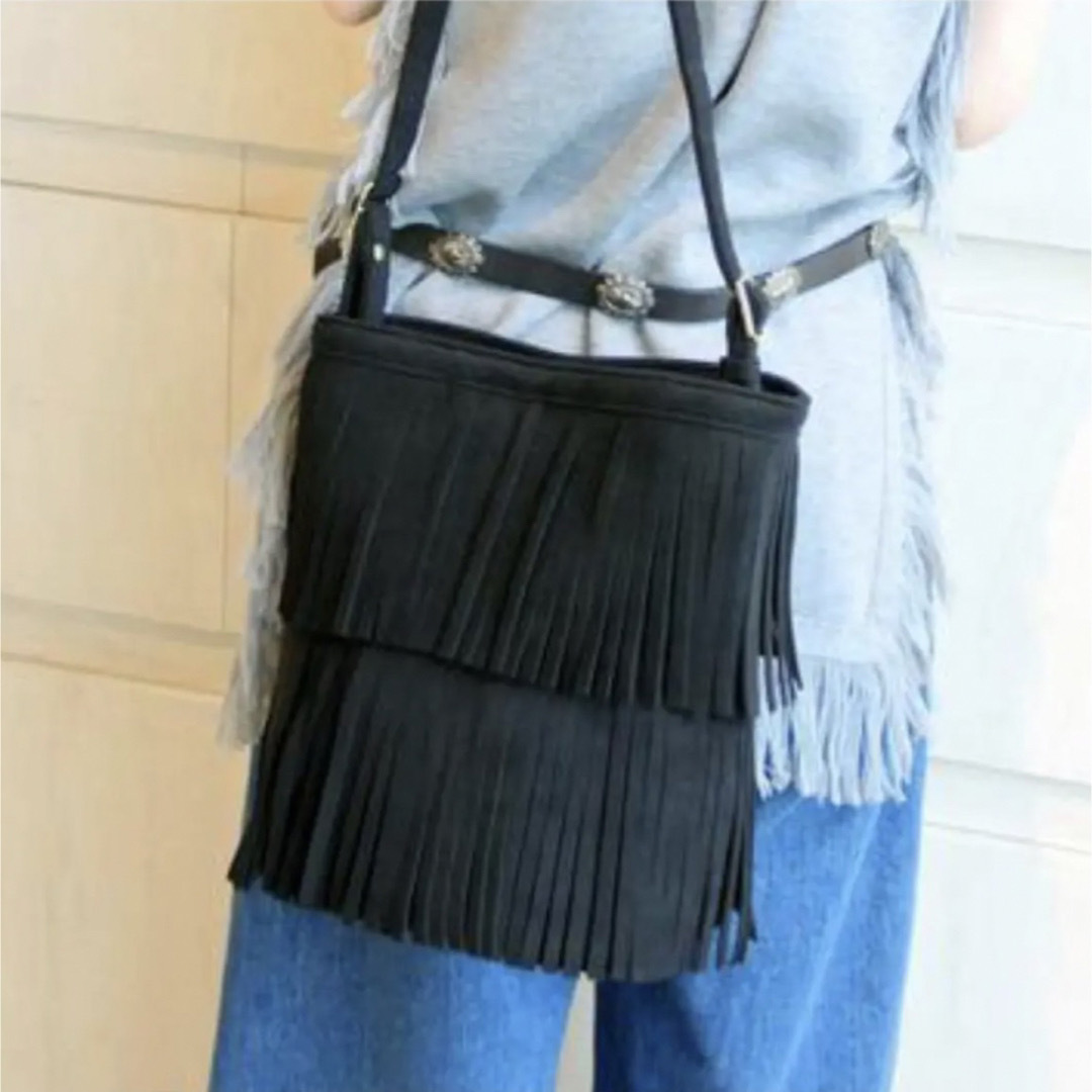 UNITED ARROWS(ユナイテッドアローズ)のユナイテッドアローズ　ショルダーバッグ　フリンジ　黒　 スエード レディースのバッグ(ショルダーバッグ)の商品写真