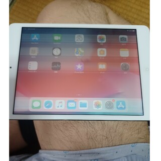 アイパッド(iPad)のwifiモデル　iphonemini2　画面うすくなっています。(スマートフォン本体)