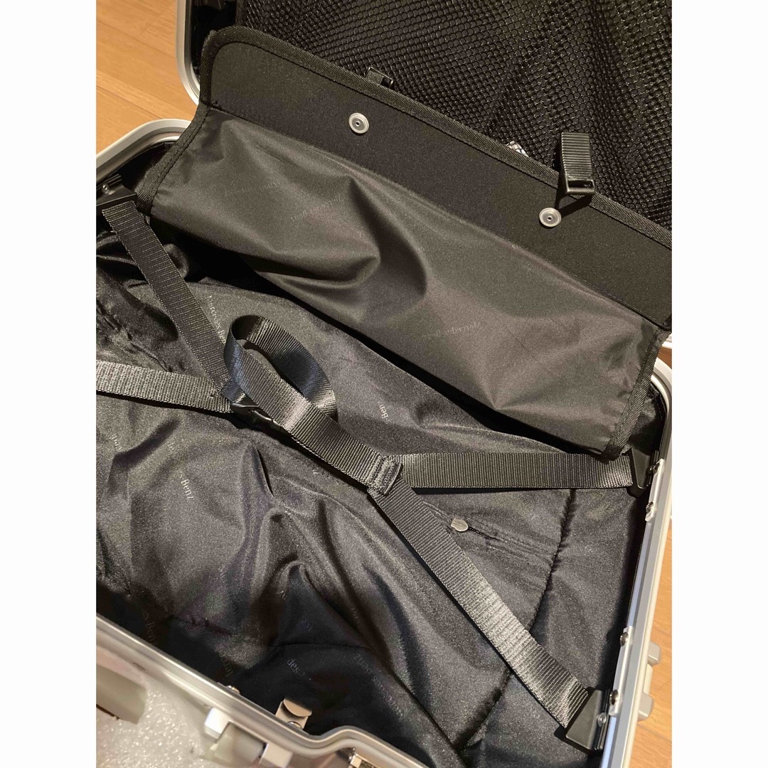 メルセデスベンツ　未使用新品スーツケース32L レディースのバッグ(スーツケース/キャリーバッグ)の商品写真