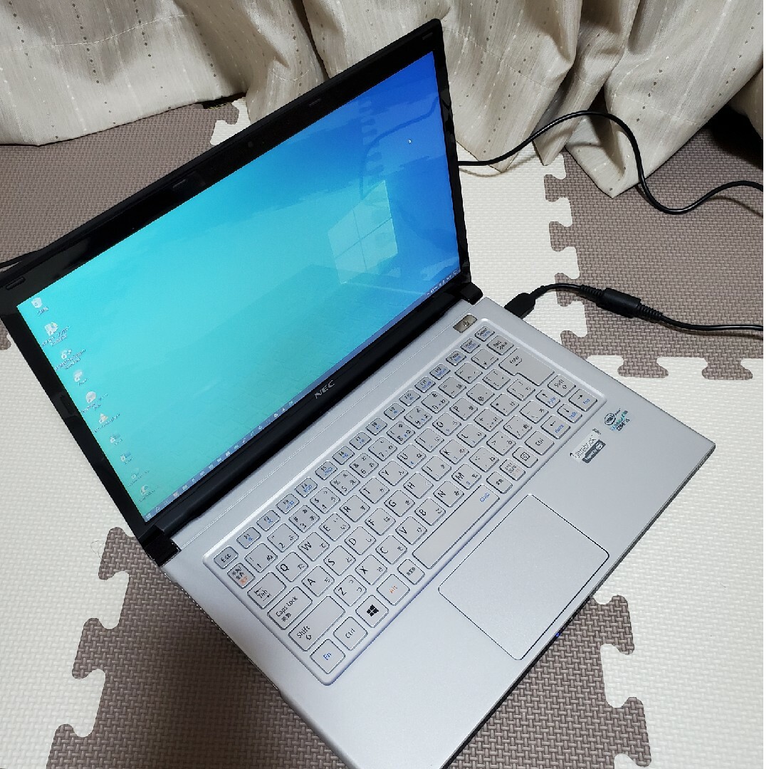 NEC(エヌイーシー)の薄型超軽量890g ウルトラブック！！ノートパソコン  Office2019入り スマホ/家電/カメラのPC/タブレット(ノートPC)の商品写真