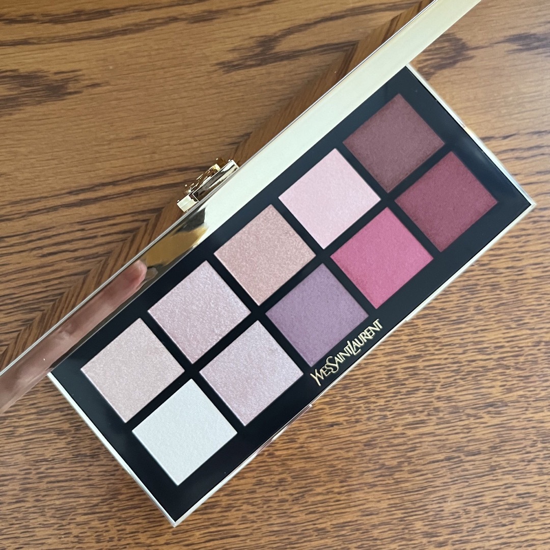 Yves Saint Laurent Beaute(イヴサンローランボーテ)の《新品・未使用》YSL アイシャドウ クチュール カラー クラッチ コレクター コスメ/美容のベースメイク/化粧品(アイシャドウ)の商品写真