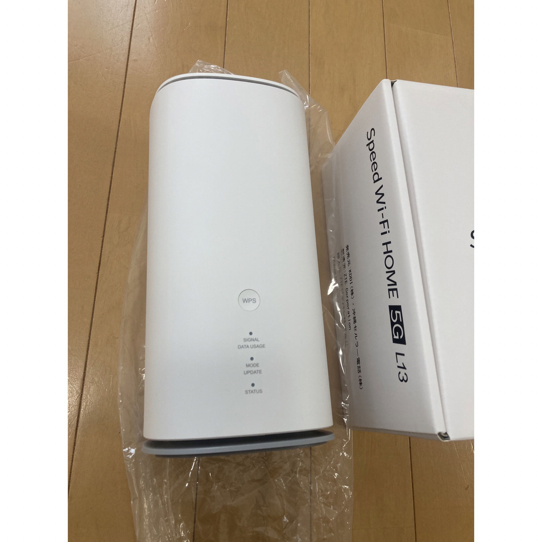 au(エーユー)のSpeed Wi-Fi HOME 5G L13 ホームルーター スマホ/家電/カメラのPC/タブレット(PC周辺機器)の商品写真