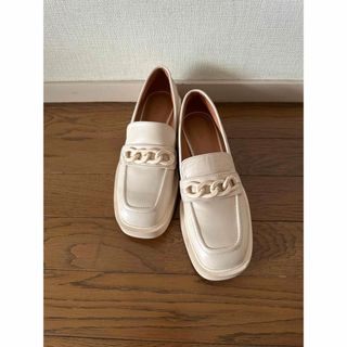 ザラ(ZARA)のZARA ザラ 白 オフホワイト 厚底 ローファー 37(ローファー/革靴)