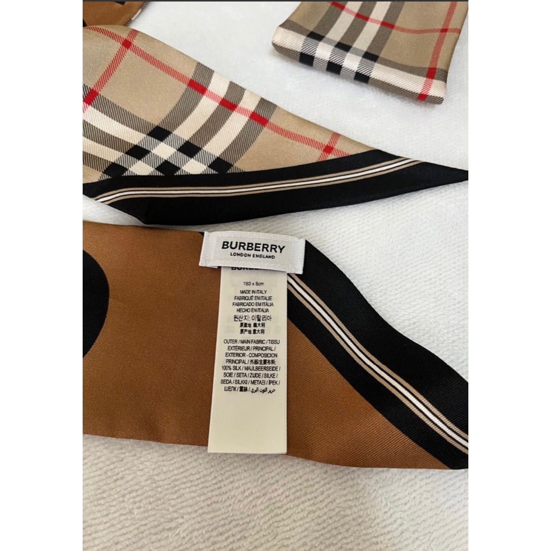 BURBERRY(バーバリー)の❤️人気商品♡21年製品♡可愛い♪BURBERRY バーバリスキニースカーフ♪ レディースのファッション小物(バンダナ/スカーフ)の商品写真