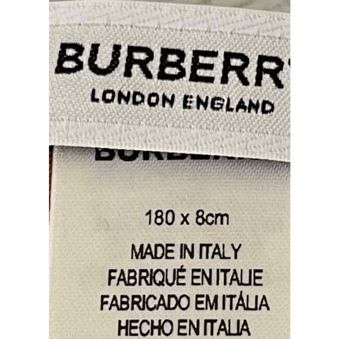 BURBERRY(バーバリー)の❤️人気商品♡21年製品♡可愛い♪BURBERRY バーバリスキニースカーフ♪ レディースのファッション小物(バンダナ/スカーフ)の商品写真