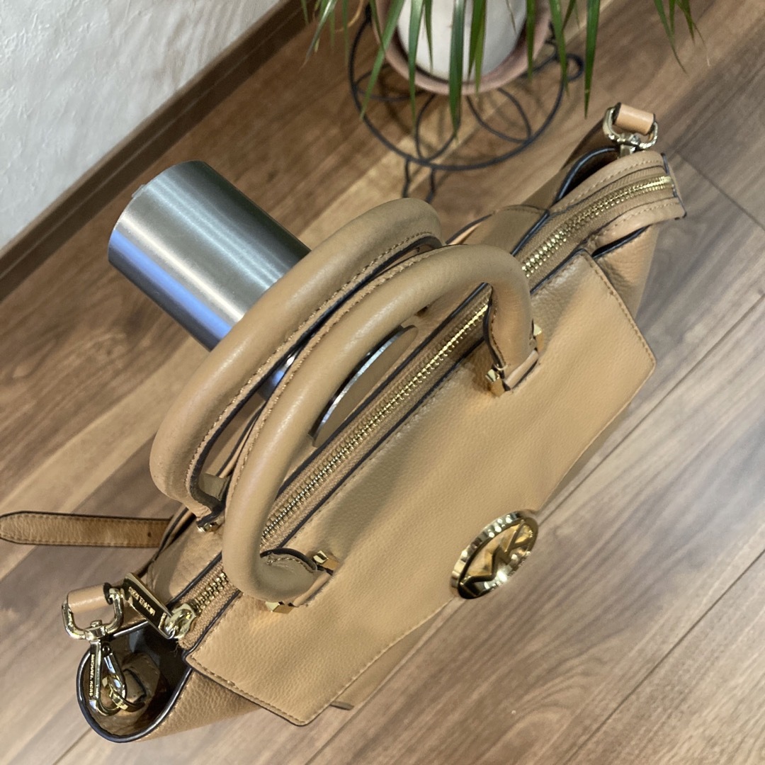 Michael Kors(マイケルコース)の【美品】マイケルコース 2way ショルダーバッグ キャメル 本革 レザー ロゴ レディースのバッグ(ショルダーバッグ)の商品写真