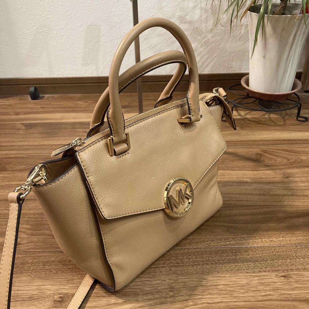 Michael Kors(マイケルコース)の【美品】マイケルコース 2way ショルダーバッグ キャメル 本革 レザー ロゴ レディースのバッグ(ショルダーバッグ)の商品写真