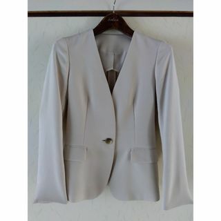 スーツカンパニー(THE SUIT COMPANY)のTHE SUIT COMPANY destyle ノーカラージャケット ベージュ(ノーカラージャケット)