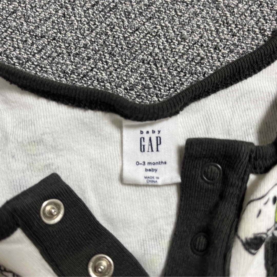 babyGAP(ベビーギャップ)のスヌーピー   ロンパース 60センチ キッズ/ベビー/マタニティのベビー服(~85cm)(ロンパース)の商品写真