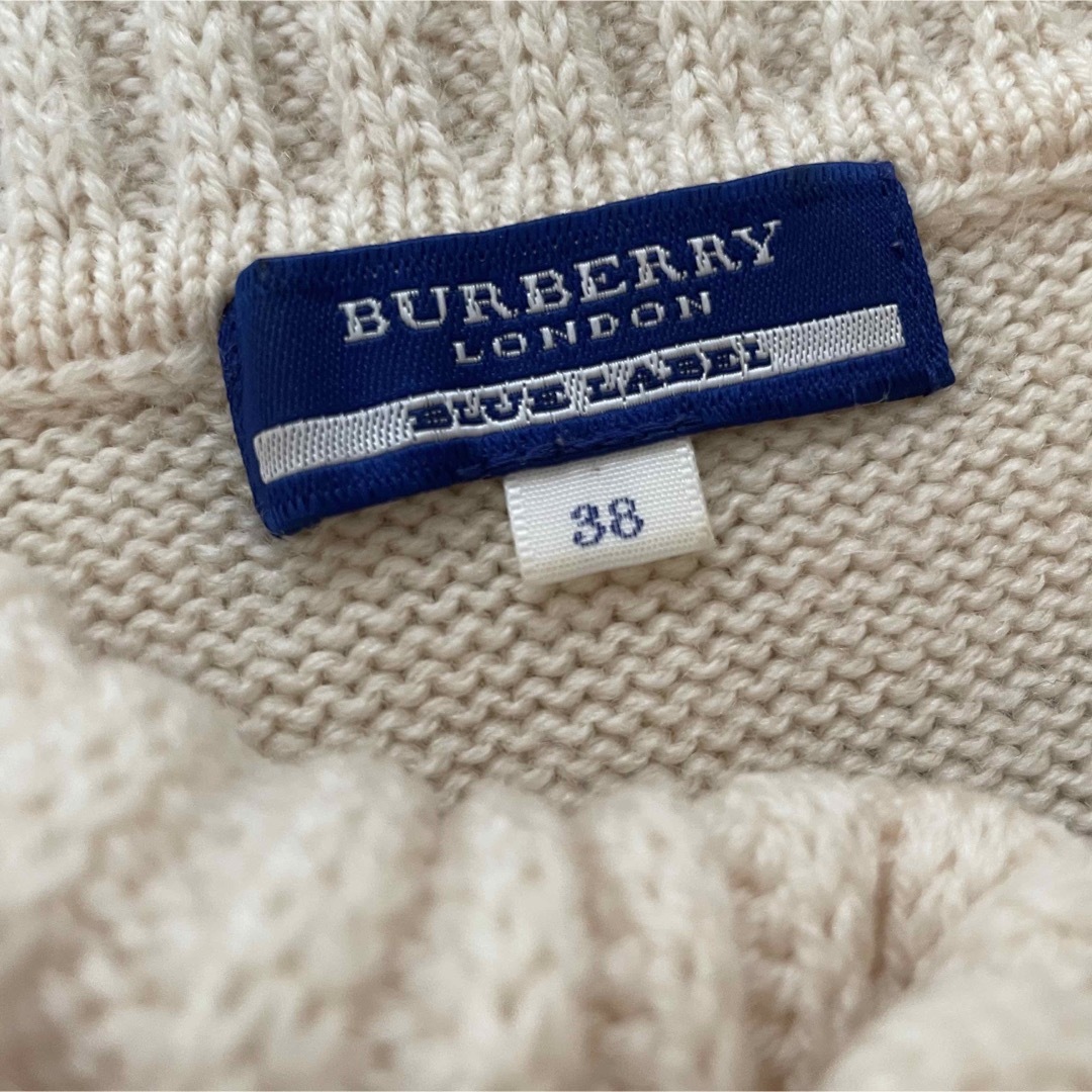 BURBERRY BLUE LABEL(バーバリーブルーレーベル)のバーバリーブルーレーベル/白ニット レディースのトップス(ニット/セーター)の商品写真