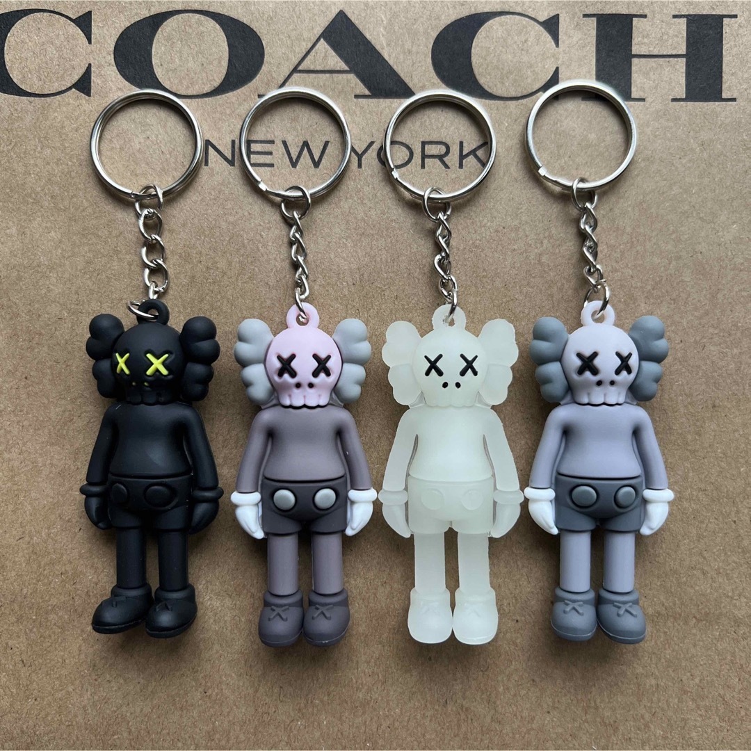 KAWS カウズ ラバーフィギュア kawsキーホルダー セットの通販 KAWS カウズ ラバーフィギュア kawsキーホルダー セットの通販