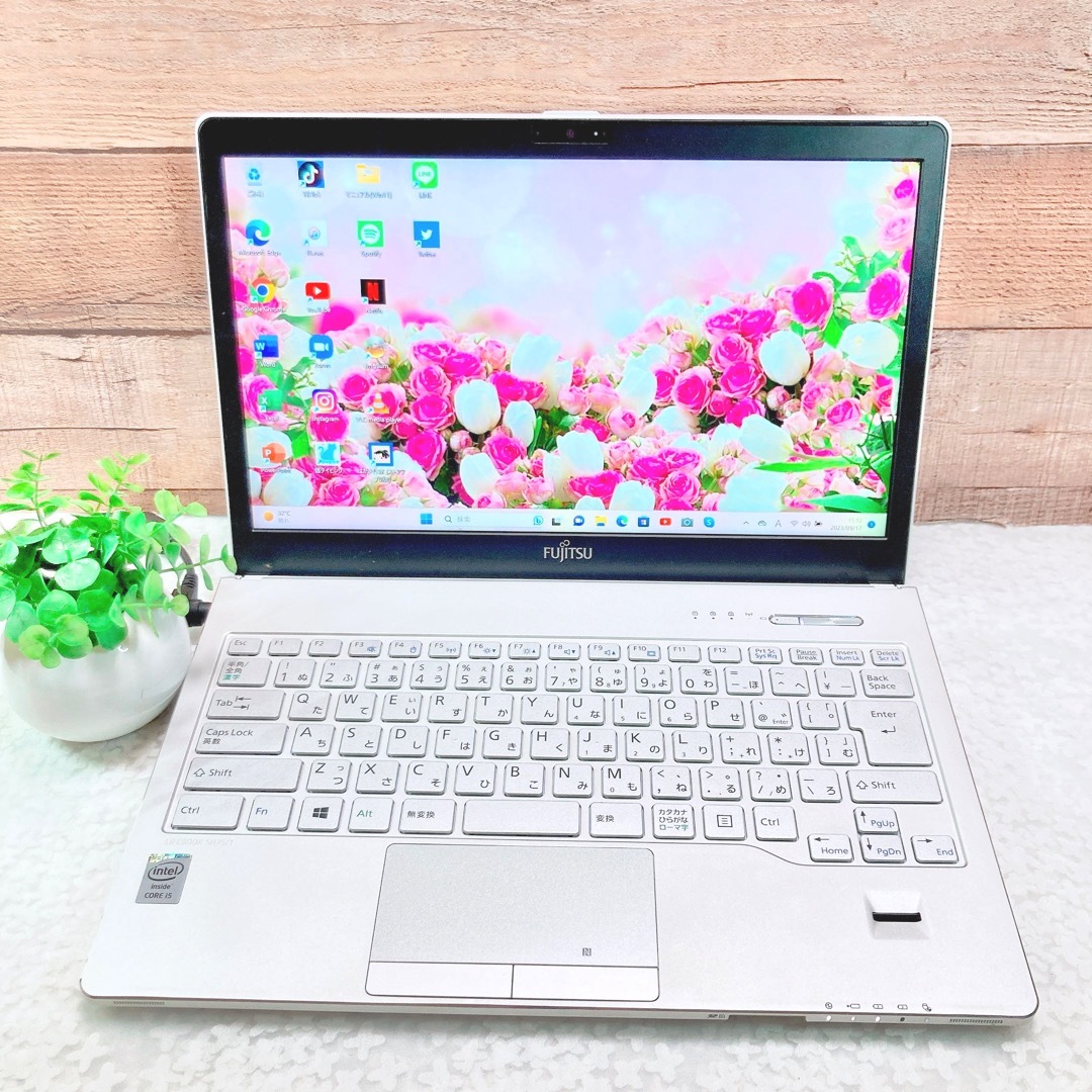 i5‼️小型軽量モデル✨液晶綺麗✨カメラ付き✨大容量500GB❣️ノートパソコン 1