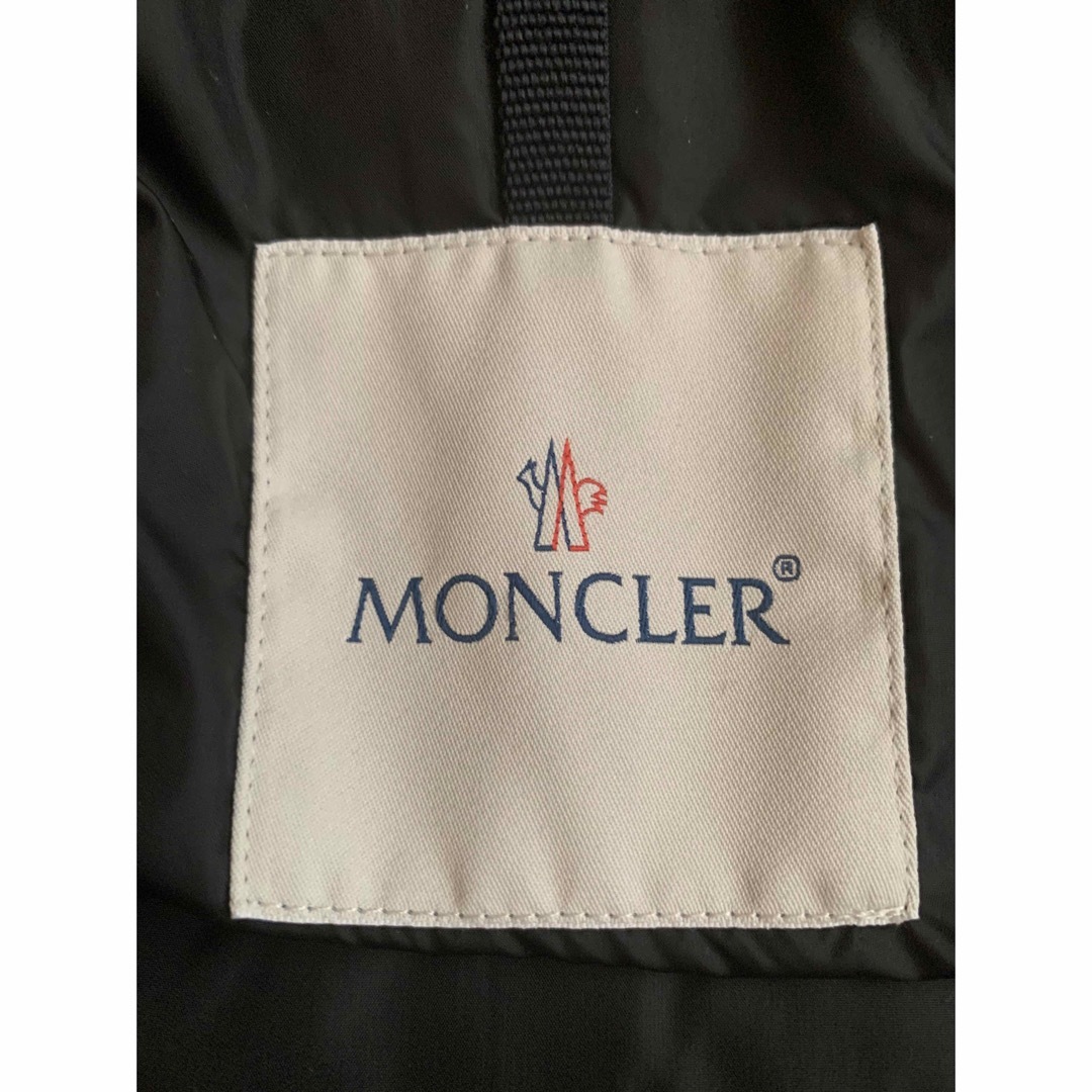 MONCLER(モンクレール)の美品！モンクレール　レディース　ダウンコート　ミドル レディースのジャケット/アウター(ダウンコート)の商品写真