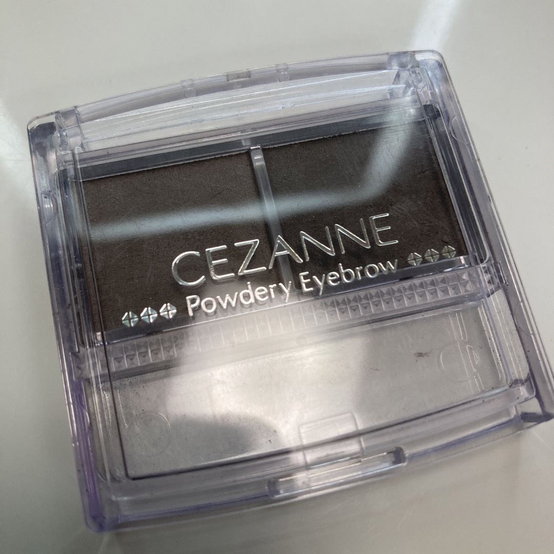 CEZANNE（セザンヌ化粧品）(セザンヌケショウヒン)のセザンヌ　パウダリーアイブロウ　p3チャコールグレー コスメ/美容のベースメイク/化粧品(アイブロウペンシル)の商品写真