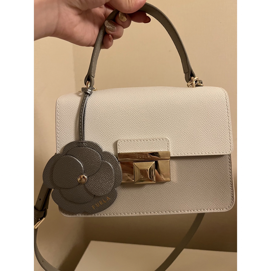 フルラ　FURLA  バイカラー　ショルダー付き　新品未使用