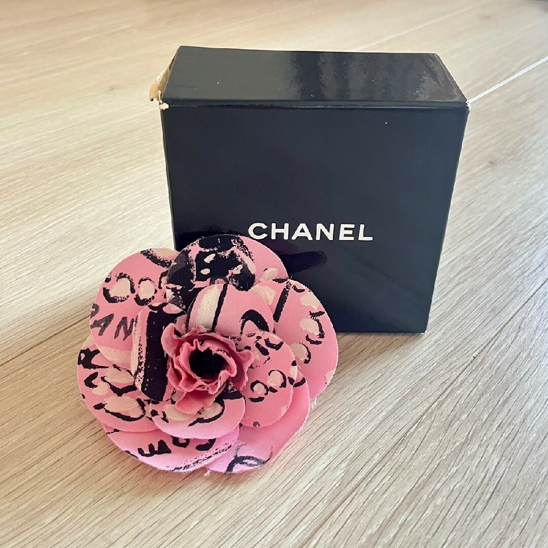 シャネル  ブローチ ブラック  CHANEL コサージュ カメリア