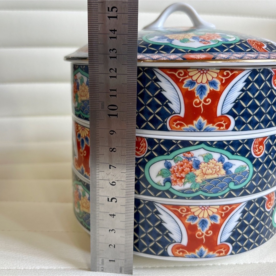 有田焼 愛陶 都錦 丸三段重 金彩古伊万里 染錦 おせち器 正月 色絵 重箱
