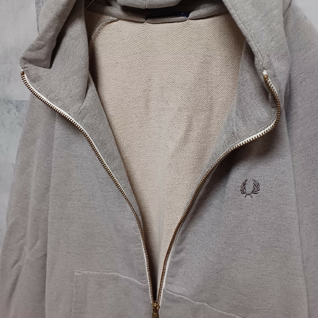 FRED PERRY(フレッドペリー)のFRED PERRY フレッドペリー メンズ パーカー M グレー メンズのトップス(パーカー)の商品写真