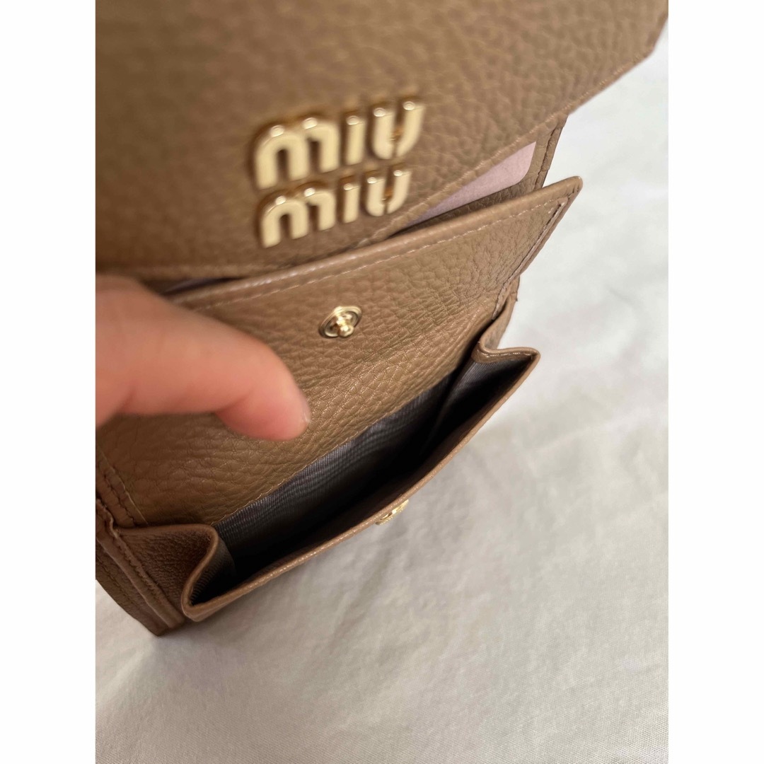 新品未使用MIU MIU 2つ折り財布ブラック