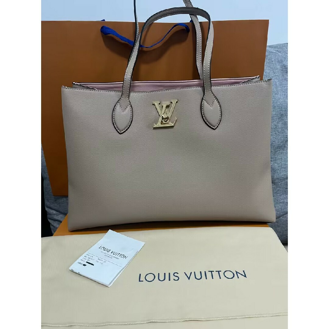 LOUIS VUITTON バッグ　ベージュ