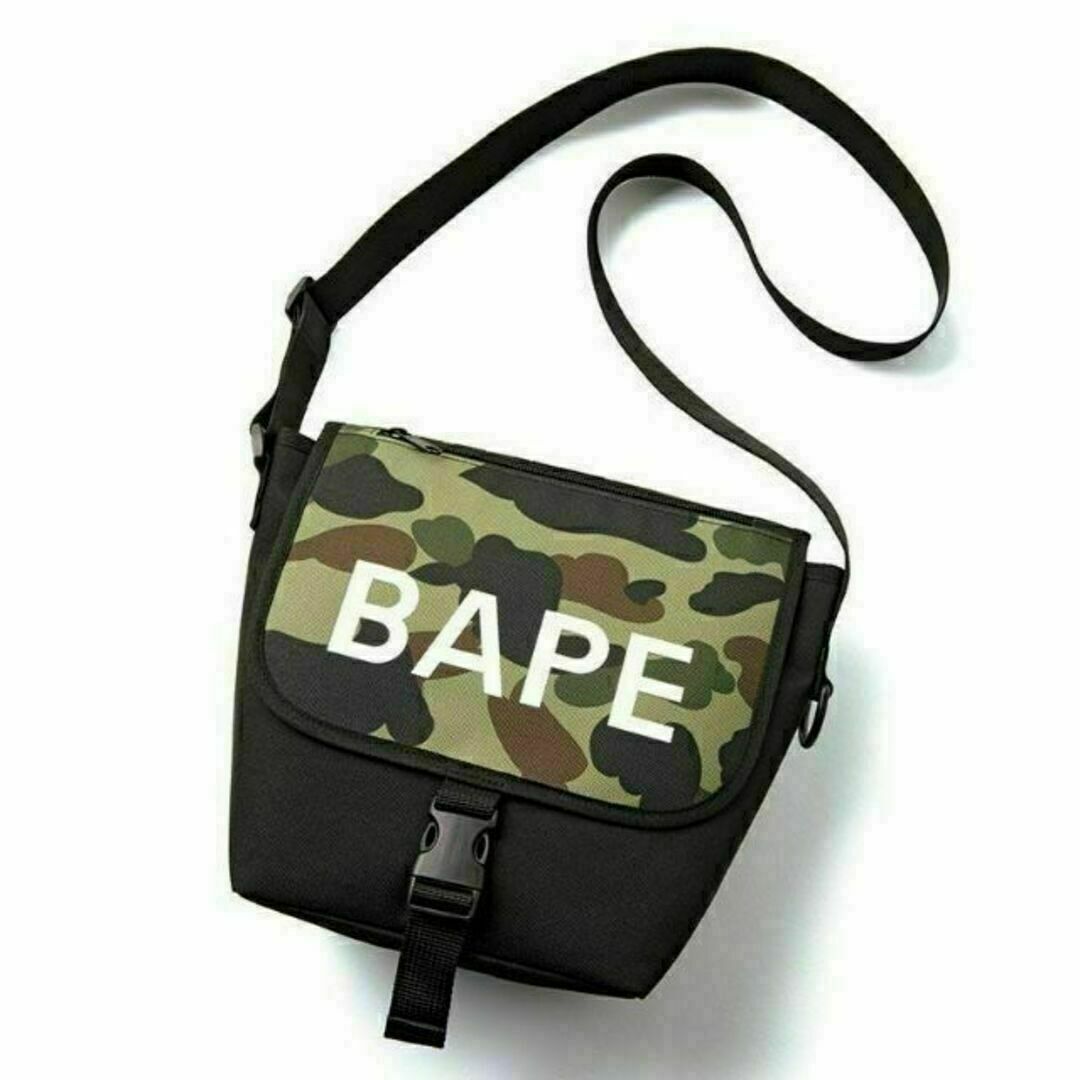 A BATHING APE(アベイシングエイプ)の【新品未使用】A BATHING APE カモ柄ショルダーバッグ メンズのバッグ(ショルダーバッグ)の商品写真