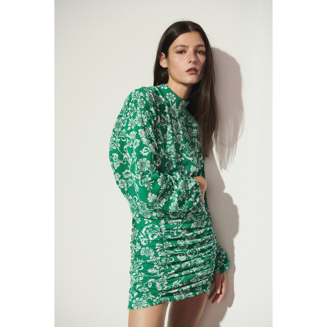 ZARA - 新品 ZARA ザラ ワンピース ミニワンピース 花柄 緑 人気 ZARA - 新品 ZARA ザラ ワンピース ミニワンピース 花柄 緑 人気