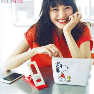 スヌーピー(SNOOPY)のMORE 付録 スヌーピー♡スマホ用スタンド & ふかふかポーチセット(その他)