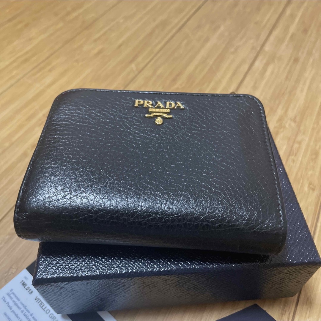 PRADA 二つ折り財布 VITELLO GRAIN ギャランティー　小銭入付 4