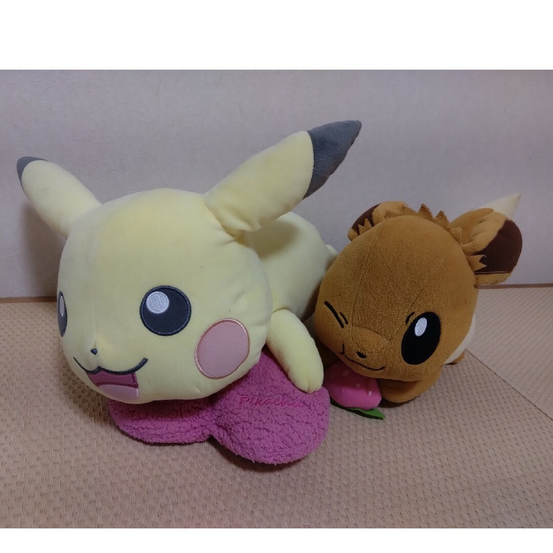 ポケモンぬいぐるみ　ピカチュウイーブイセット