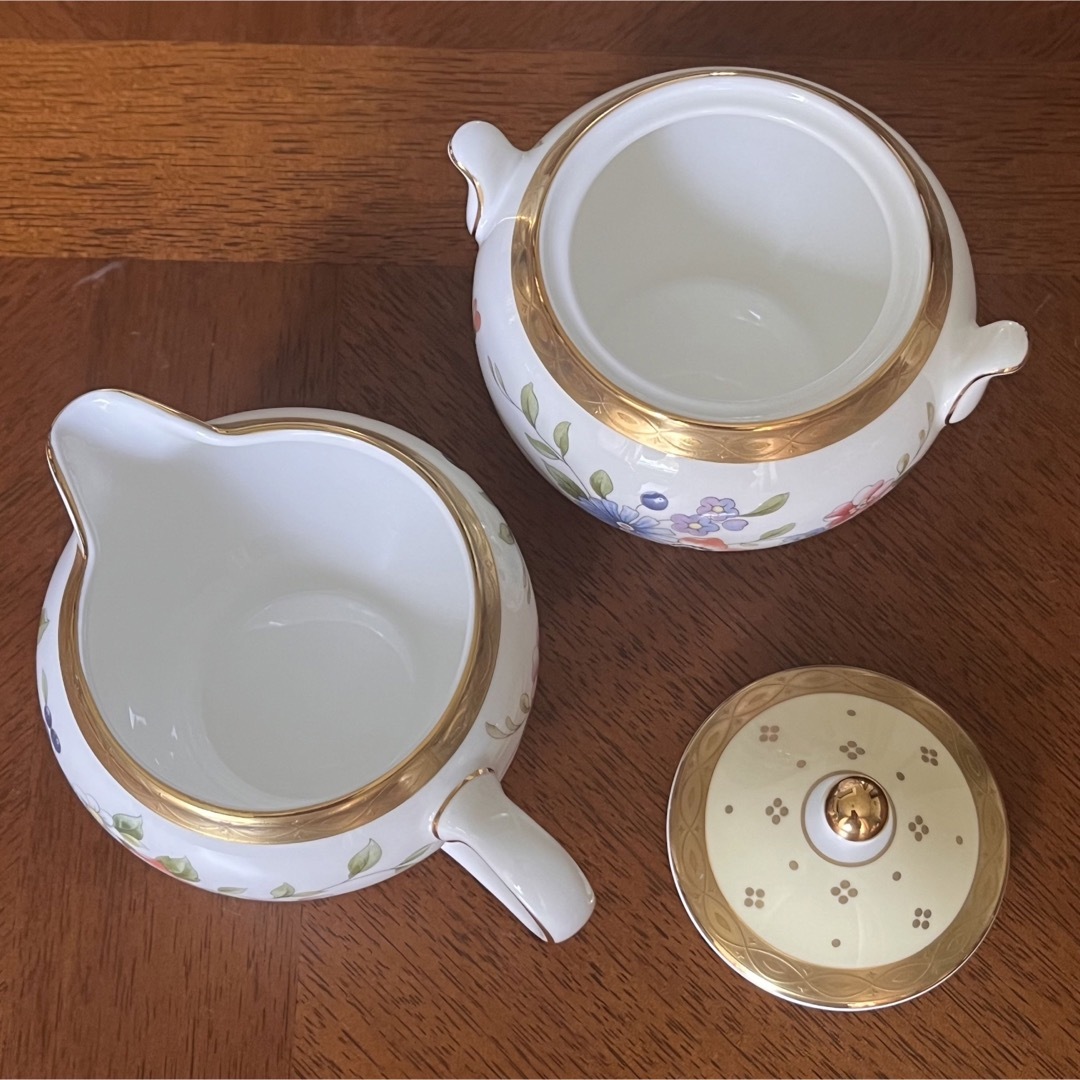 WEDGWOOD(ウェッジウッド)の【レア美品】ウェッジウッド★グレース★シュガー&クリーマー インテリア/住まい/日用品のキッチン/食器(食器)の商品写真