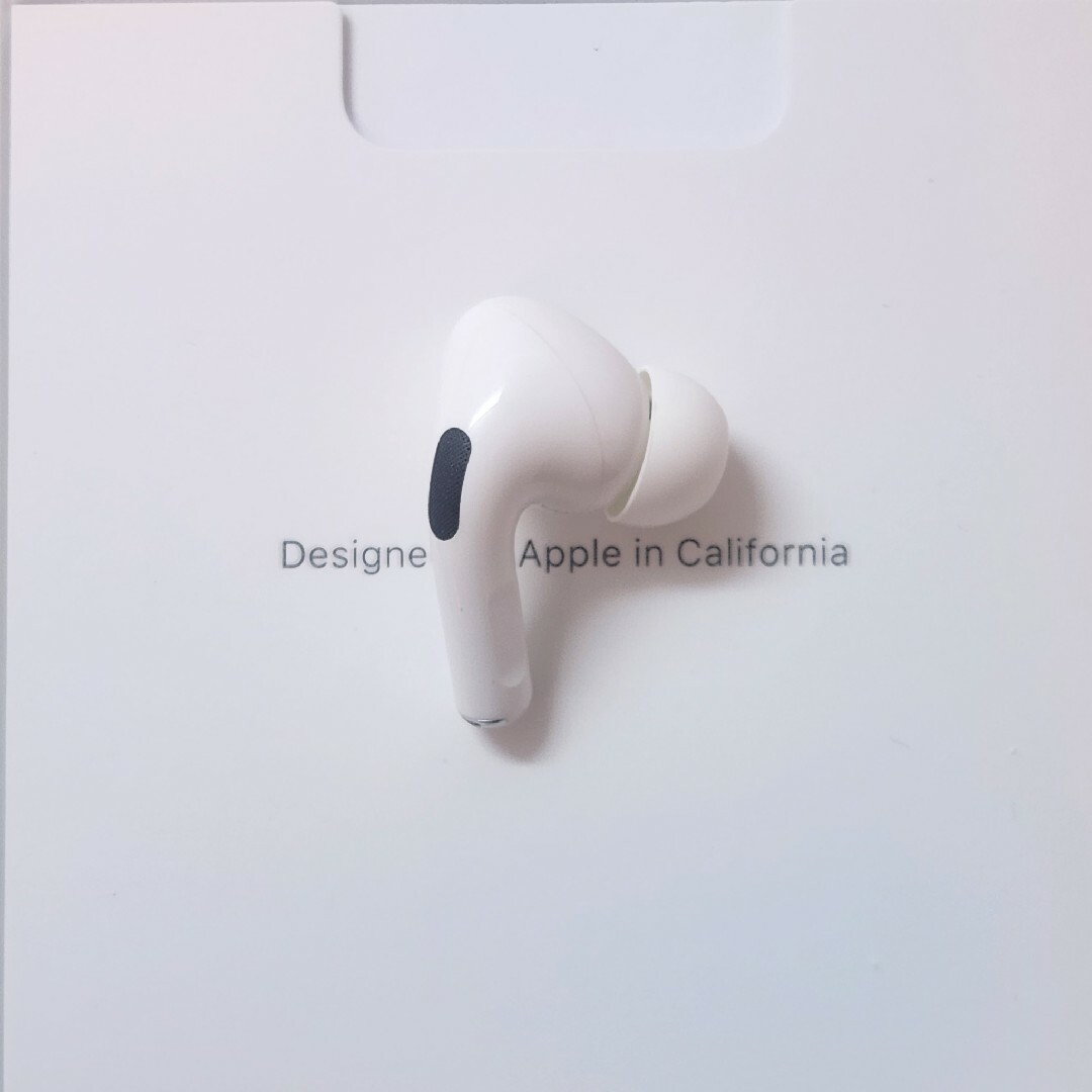 【極美品】Apple正規品　AirPods Pro第1世代　右耳　R　第一世代 スマホ/家電/カメラのオーディオ機器(ヘッドフォン/イヤフォン)の商品写真