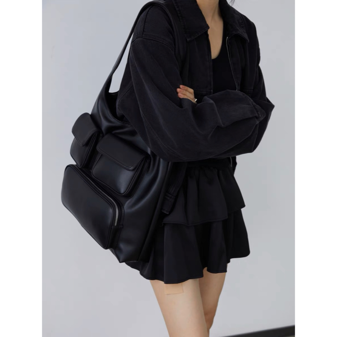 sacai - DirtySix マルチポケットレザーショルダーバッグ ⭐︎の sacai - DirtySix マルチポケットレザーショルダーバッグ ⭐︎の