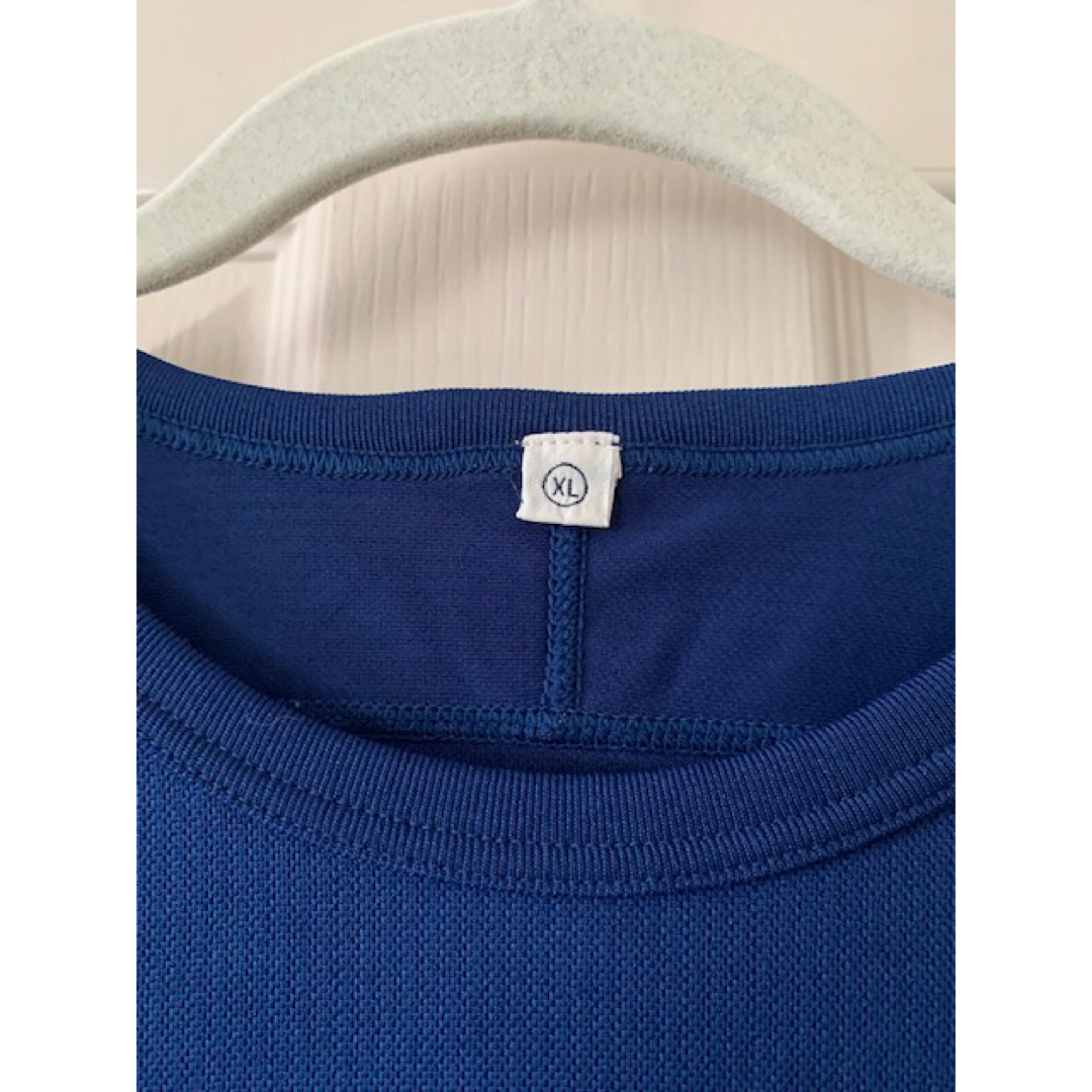 UNIQLO(ユニクロ)のユニクロ　ブルーシャツ　サイズXL  メンズのトップス(Tシャツ/カットソー(半袖/袖なし))の商品写真