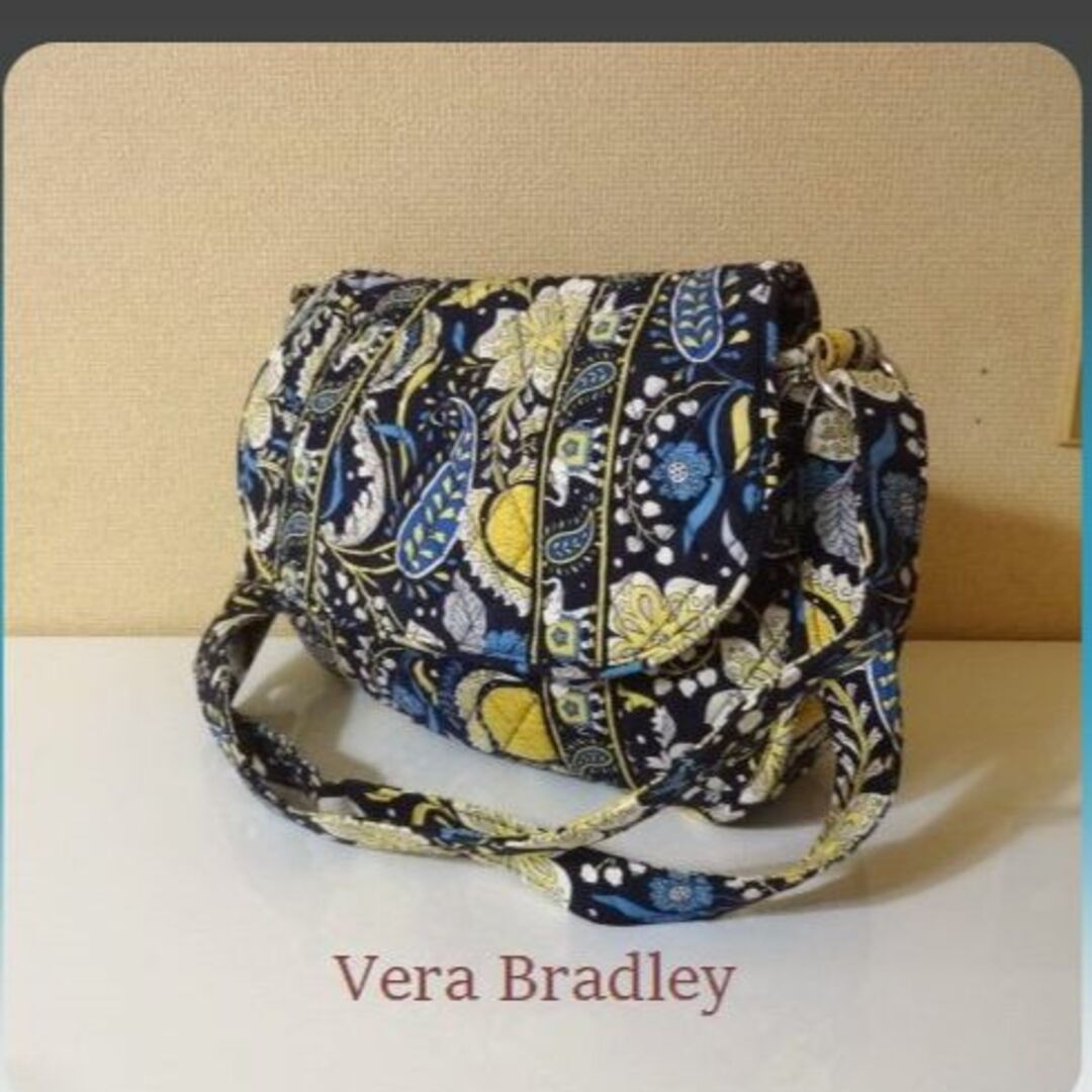 Vera Bradley(ヴェラブラッドリー)のVera Bradley象×ペイズリー柄　かぶせマグネット開閉ショルダー レディースのバッグ(ショルダーバッグ)の商品写真