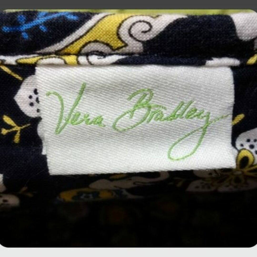 Vera Bradley(ヴェラブラッドリー)のVera Bradley象×ペイズリー柄　かぶせマグネット開閉ショルダー レディースのバッグ(ショルダーバッグ)の商品写真