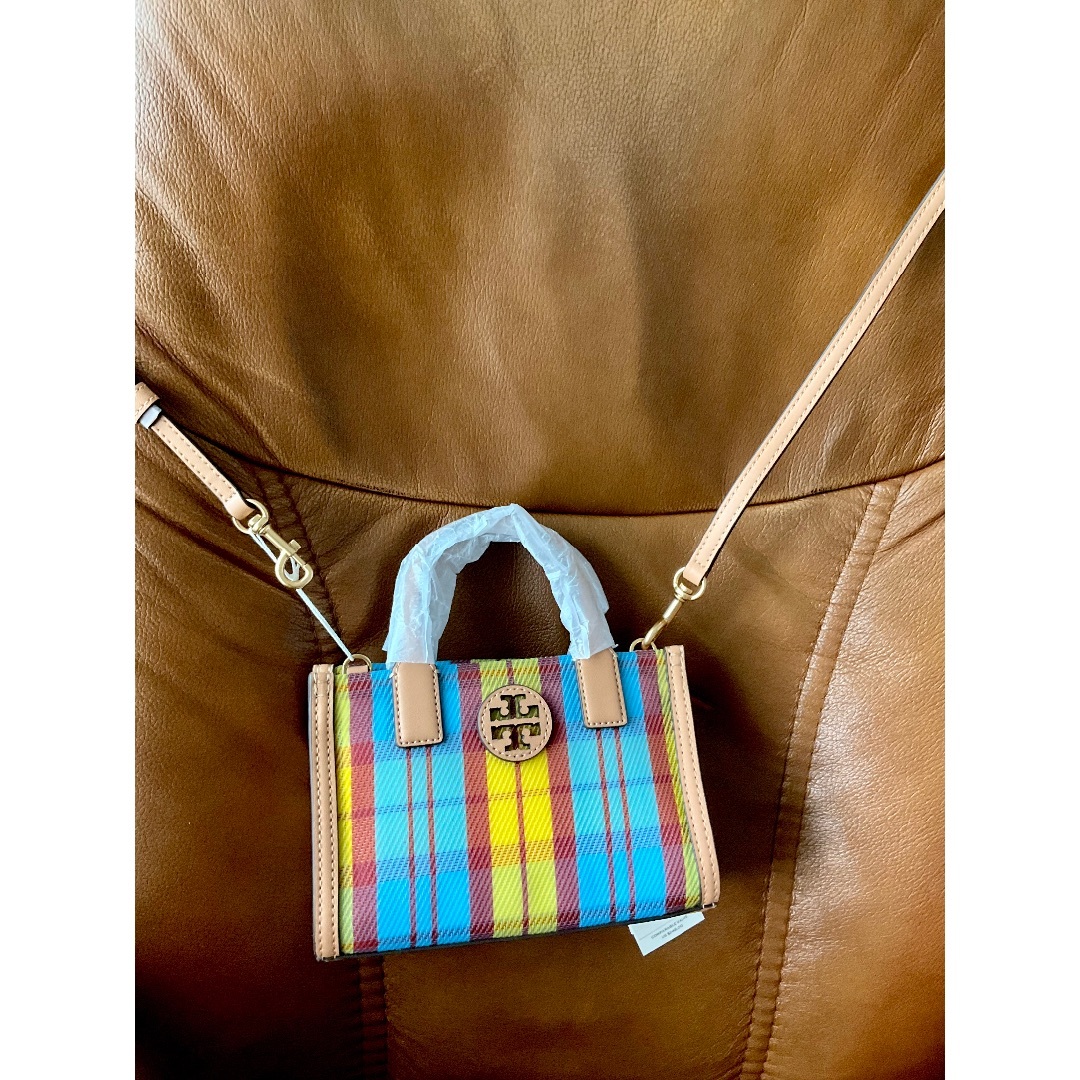 Tory Burch(トリーバーチ)のトリーバーチ　ストラップ付きミニトート　未使用 レディースのバッグ(ショルダーバッグ)の商品写真