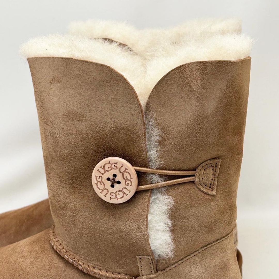 新品 UGG ブーツ