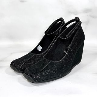 No Name - 【ほぼ未使用】NO NAME ストラップ ラメ パンプス 黒 23.5の No Name - 【ほぼ未使用】NO NAME ストラップ ラメ パンプス 黒 23.5の