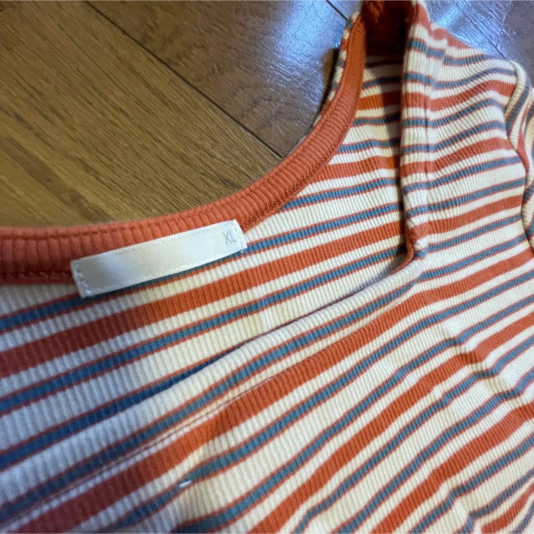 GU(ジーユー)のGU ジーユー　Tシャツ　オレンジ　ボーダー レディースのトップス(Tシャツ(半袖/袖なし))の商品写真