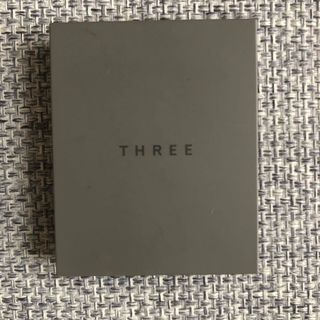 スリー(THREE)のTHREE THREE シマリング グロー デュオ 01 スリー メイクアップ (チーク)