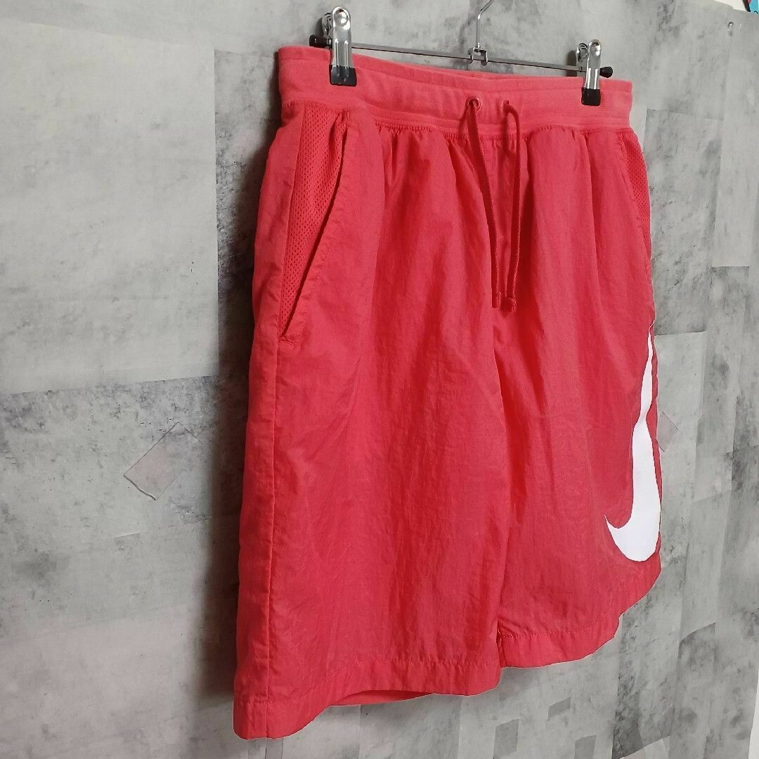 NIKE(ナイキ)のナイキ NIKE メンズハーフパンツ ショートパンツ M ライトレッド メッシュ メンズのパンツ(ショートパンツ)の商品写真