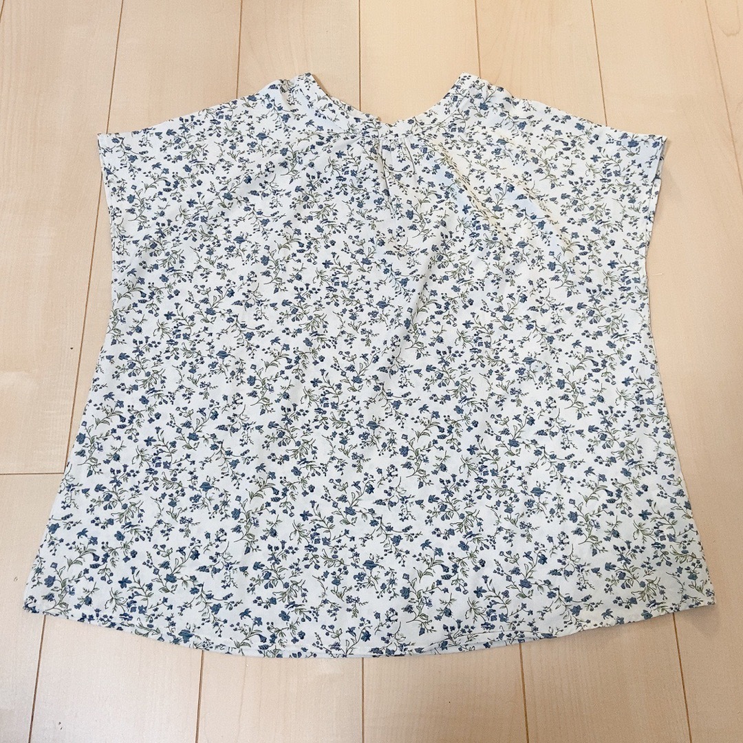 レディース　トップス　白　3L 　半袖　半袖ブラウス ブラウス　花柄 レディースのトップス(シャツ/ブラウス(半袖/袖なし))の商品写真