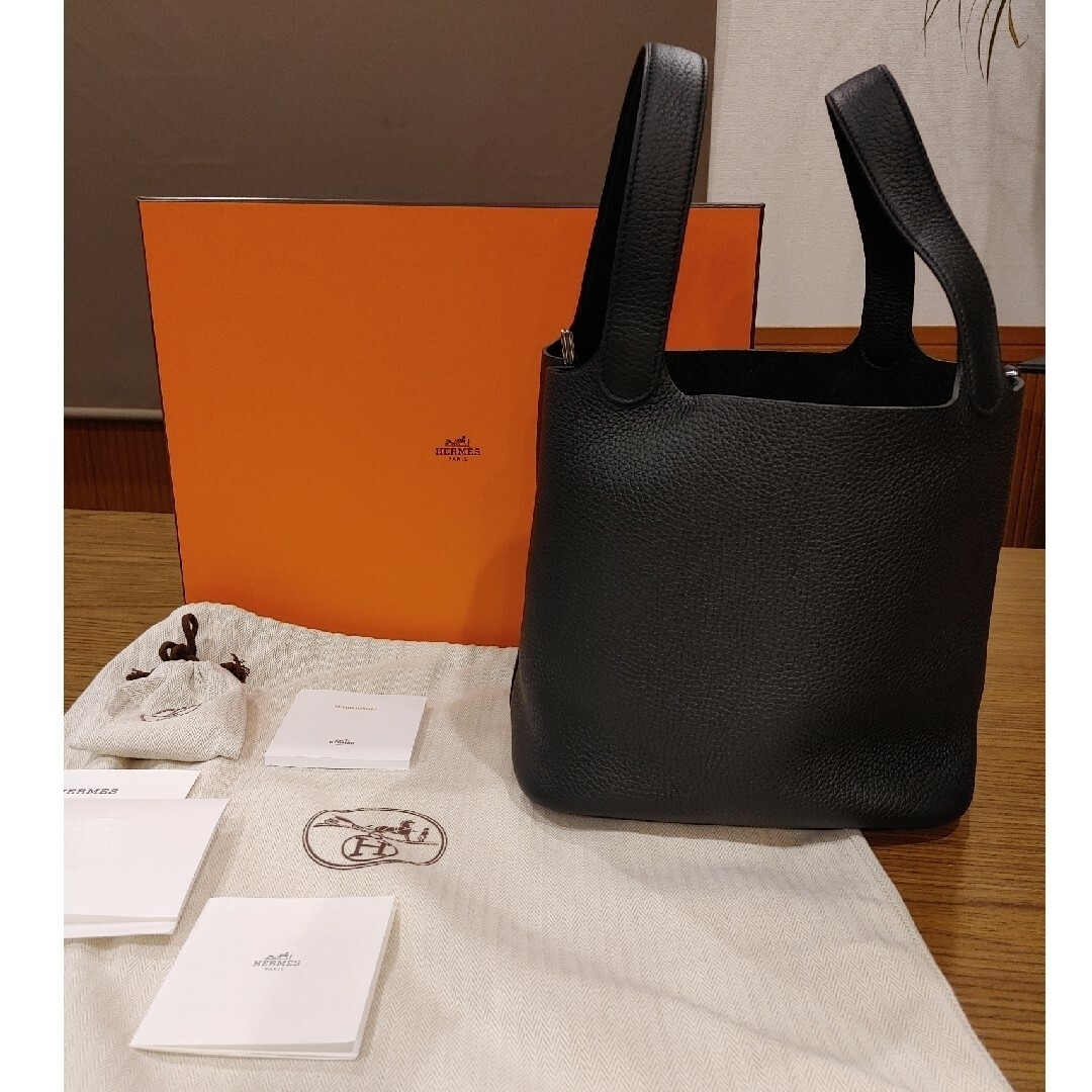 Hermes(エルメス)の【新品】B刻印2023年最新　エルメスピコタンmm ブラック　シルバー金具 レディースのバッグ(ハンドバッグ)の商品写真