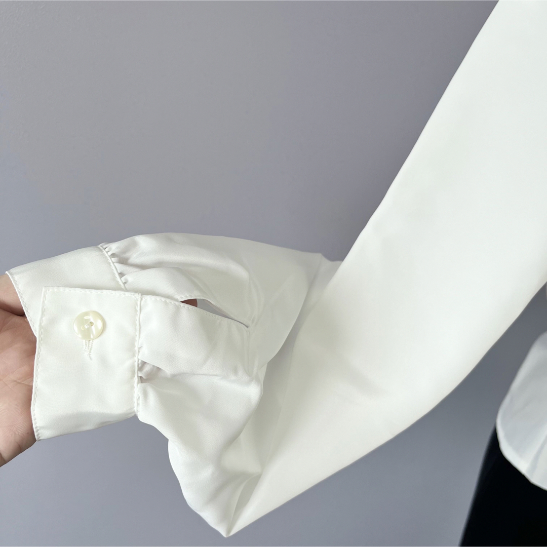レディース無地トップス花柄ポリシャツ白ノーカラー結婚式エレガント襟なしスカラップ レディースのトップス(シャツ/ブラウス(長袖/七分))の商品写真