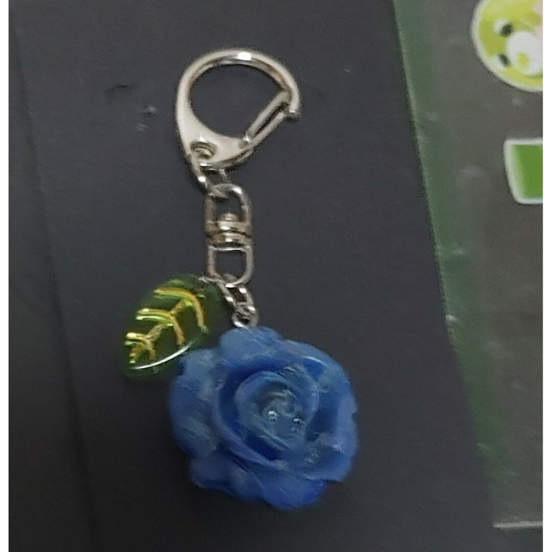 【ハンドメイド】青薔薇 バッグチャーム ハンドメイドのファッション小物(バッグチャーム)の商品写真